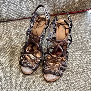 Nine West Frida Strappy Sandals Gunmetal Shiny Snakeskin Open Toe, size 8